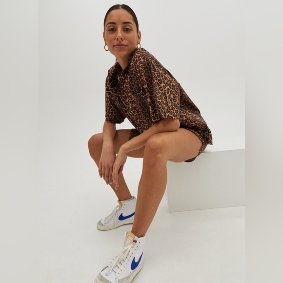 TNA (Aritzia) Maverick Button Up Blouse in Leopard. 100% Cotton. - Picture 4 of 11